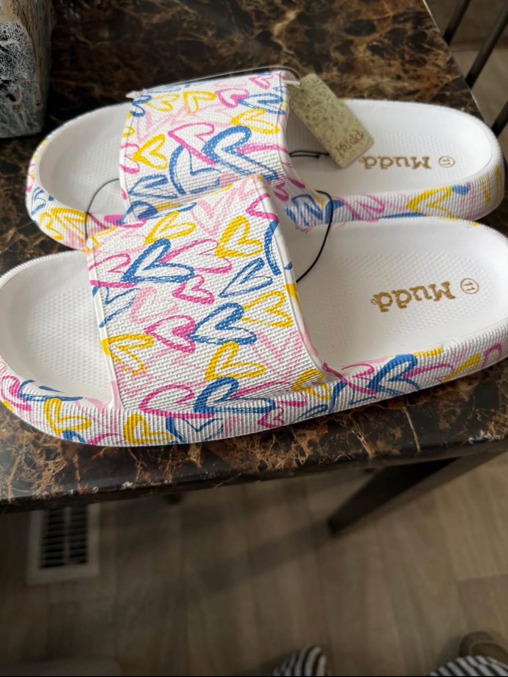 Mudd Girls White Slip-On Sandals with Pink, Yellow & Blue Heart Print - Picture 2 of 3